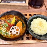 札幌スープカレー絲 - やわらか煮込みチキンレッグ