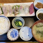 新兵衛 - 地物刺身定食