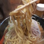 麺処 花田 - 中太軽いウェーブのストリート麺