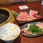 Taishuu Yakiniku Nissekitoorino Tamaya - 