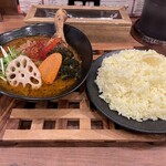 札幌スープカレー絲 - やわらか煮込みチキンレッグ　3辛