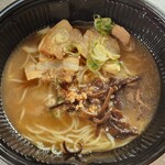 セブンイレブン - 料理写真:豚骨ラーメン加熱しました