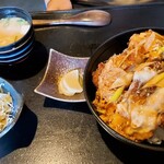 Komekura - 六白黒豚カツ丼