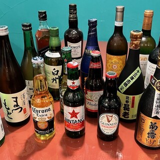 沖縄の定番や海外ビールなど、充実のドリンクメニューが勢ぞろい