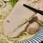 旬菜麺屋 雅流 - プリっとした鶏チャーシュー