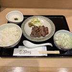 牛タンやまゆり - 牛タン焼き定食