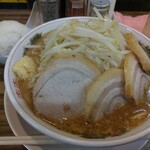 Dantotsu Ramen - ラーメン中 豚２枚増し  野菜２倍