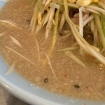 ラーメンショップ - ネギ味噌ラーメンのスープ