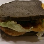 涿屋 - サンドウィッチの出来上がり～。写真はわかりづらいですね。