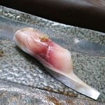 寿司割烹 魚紋 - 〆鯖（柚子胡椒）