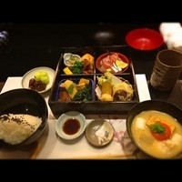 北新地 湯木 本店 - 松花堂弁当！正に味の宝石箱♡