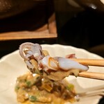 日本料理 山崎 - ホタルイカ石焼き　ほたるいかのきも醤油とぎょうじゃにんにく