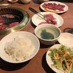 上野手 焼肉店 - 