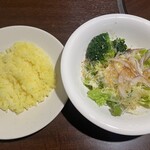 カレーハウス GARI - ライスとサラダ