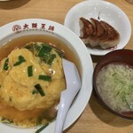 大阪王将 - ニラ玉天津炒飯とビールセット中