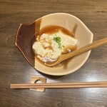 おちょこ - お通し:朧豆腐とポン酢。　大豆の味がしっかりしているのにとても滑らかでした。