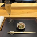 Sushi Issei - 北陸のもずくはシャンパンの泡のように繊細