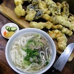 でんがくうどん380円･天ぷらおまかせ460円×3人前