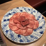 焼肉 うしみつ一門 - タン盛り(3種)