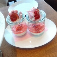 オールデイダイニング オアシスガーデン - 苺のブランマンジェ