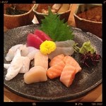 Sushihabesuto - サーモンを入れての刺し盛り。