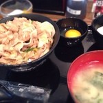 伝説のすた丼屋 - 