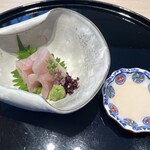 日本料理 華の縁 - ひらまさ
角田の梅を使ったほんのりピンク色の煎り酒で頂きますや