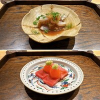 御料理 ふじ田 - 向付①：大分産天然シマアジの藁焼き、辛味大根 　向付②：塩釜産トロ玉