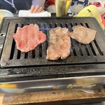 Yakiniku Ichi - 上ネギタンを焼いてます。