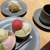 ブッフェアンドカフェ スロープサイドダイナー ザクロ - 
