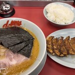 ラーメン 山岡家 - 