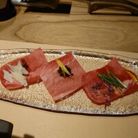 和牛懐石 但馬屋 梅田 - 黒たんの薄造り