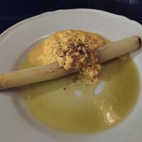 LOVAT - ヴェネト産ホワイトアスパラのバッサーノ風