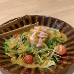 鶏料理 炭火焼 あらた - ドレッシングがとても美味しいです