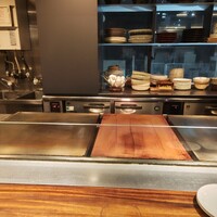 tanpopo 北新地本店 - 鉄板を挟んで銅板