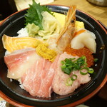 北海道バル 海 - 海鮮丼（1958円）