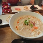 Wausagi - あっさりしてるけどコクもあって素麺と一緒にスイスイ食べられる。お昼膳 白胡麻豆乳 1200円