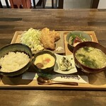 Tachiuo - アジフライ定食