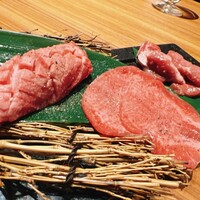 中目黒焼肉 登牛門 - 