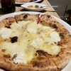 PIZZERIA IL TAMBURELLO - クワトロフォルマッジ