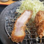 とんかつ 栄ちゃん - 強奪した米の娘ぶたちゃん厚切りロースかつの一番美味しい部分