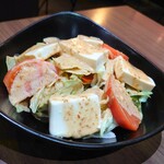 Yutakaya Shouten - 豆腐サラダはボリュームあり