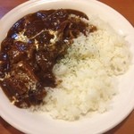 ダイニング ハル - 牛すじカレーのアップ