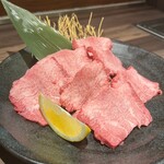 焼肉 清次郎 - 黒毛和牛特上塩タン