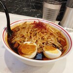 蒙古タンメン中本 - 焦がし味噌卵麺(大)3倍　マー油が入るとやっぱり美味しい(≧∀≦)なぜか毎回甘みを感じる限定品。