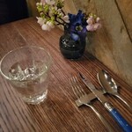 TOKYO Whisky Library - テーブル セッティング