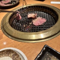 ホルモン焼肉 富や 栄店 - 