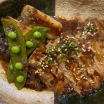 肴や味泉 - マグロのホホ肉のステーキ