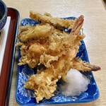 人形町藪そば - 天もりそば（大盛り） 
            お皿はこの向きで配膳されました。