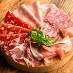 Assortment of 5 kinds of carefully selected ham and salami ~Charcuterie~